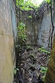 Quatre murs, un étau d'environ 3 mètres de long sur un peu plus d'1 en largeur. Ile Saint Joseph. Iles du Salut. Guyane française. 